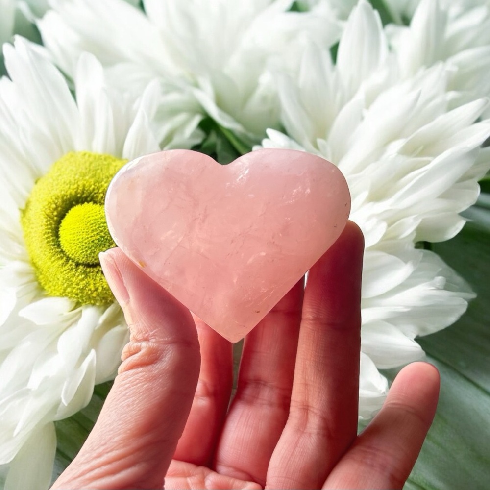🩷 Rose Quartz Heart Carving with Flash 🩷